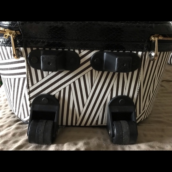 Henri Bendel suitcase with wheels - Picture 6 of 8